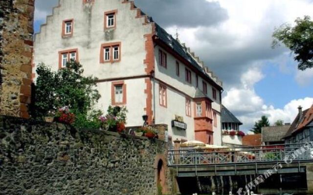 Hotel-Restaurant-Cafe Schloß Ysenburg May KG