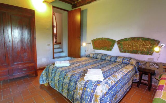 Rolling Farmhouse of Val D'orcia