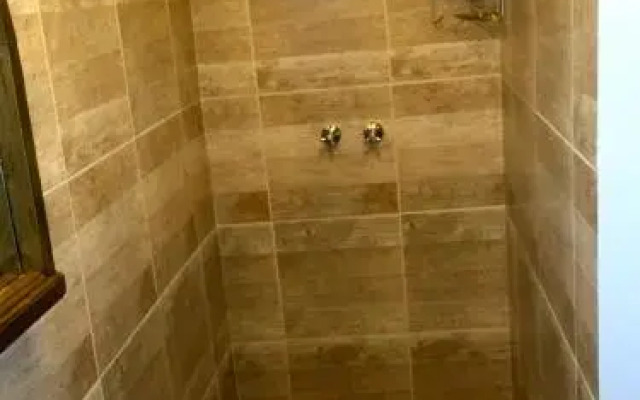 Shadowlands Guest Farm