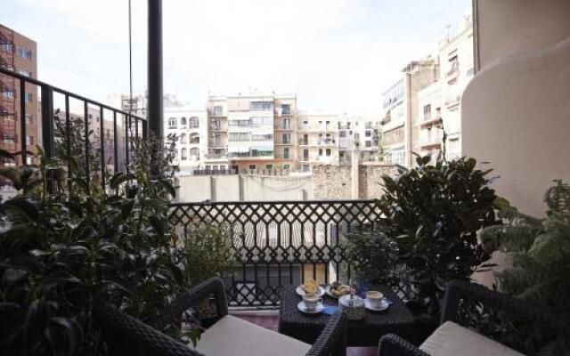 Close to Passeig de Gracia B&B