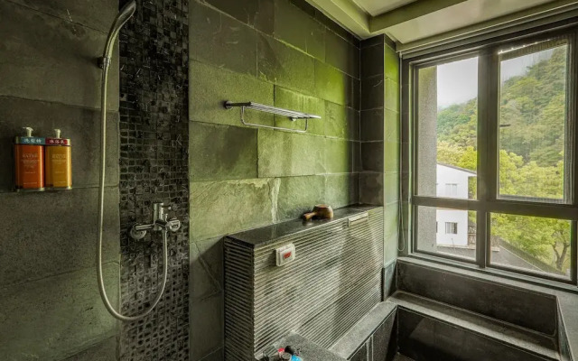 Sunrise Hot Spring Hotel