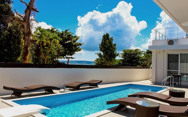 Ahman Suite Villa Sumuide