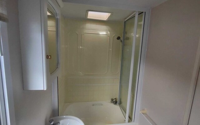 Charming 3-bed Caravan Cymtydu
