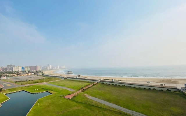 The Waves 2, Quayside Point Waterfront