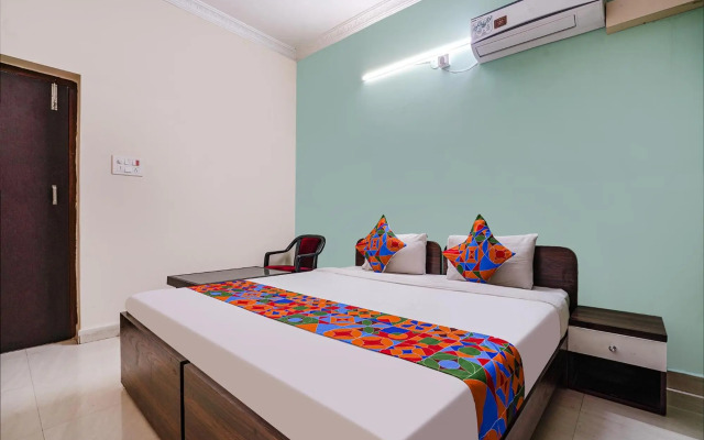 Collection O 92493 D Grand Residency