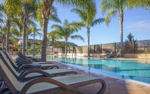B27 - Luz Bay 2 Bedroom Apartment