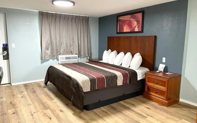 Annie Oakley Motel Oakley