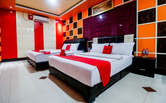 RedDoorz Plus near DC Mall Batam