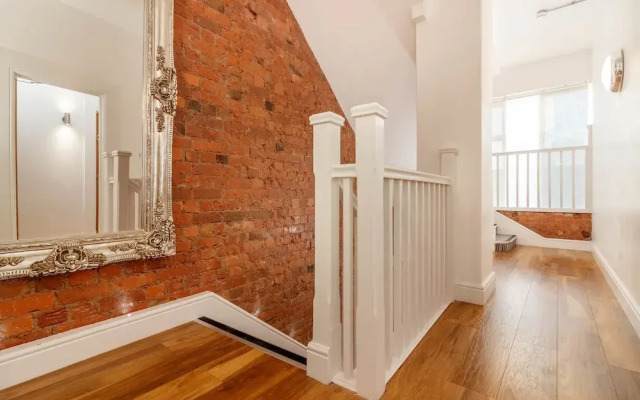 Swan Street Penthouse