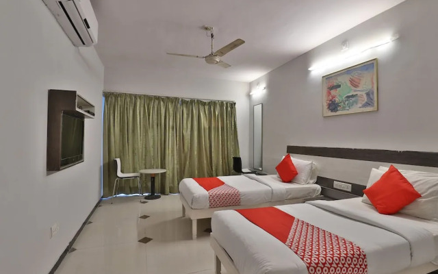 OYO 27796 Hotel Jubilee