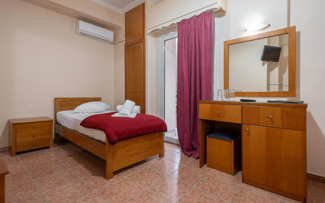 Faros 2 Hotel