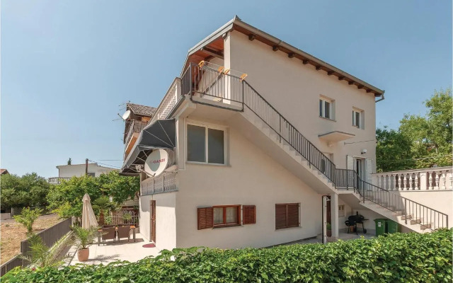 Two-Bedroom Apartment in Pirovac