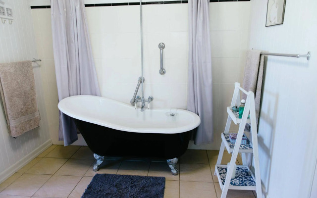 Blackwattle Farm B&B and Farm Stay