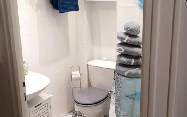 Studio Aubagne Centre Ancien Avec Stationnement Inclus