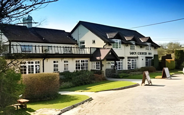 Savoy Country Inn