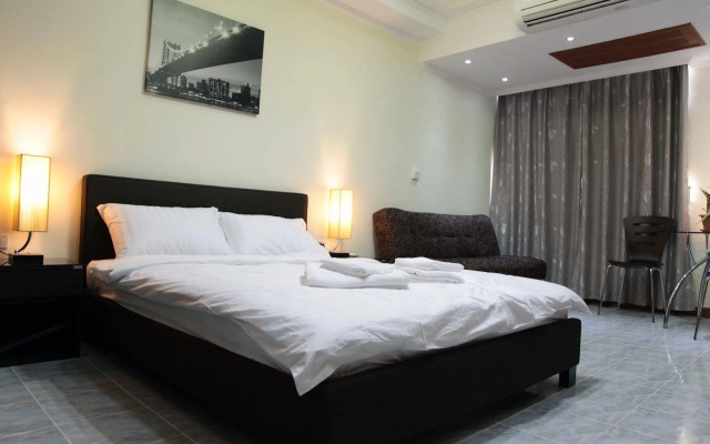 ThepThip ArtDeco Apartments