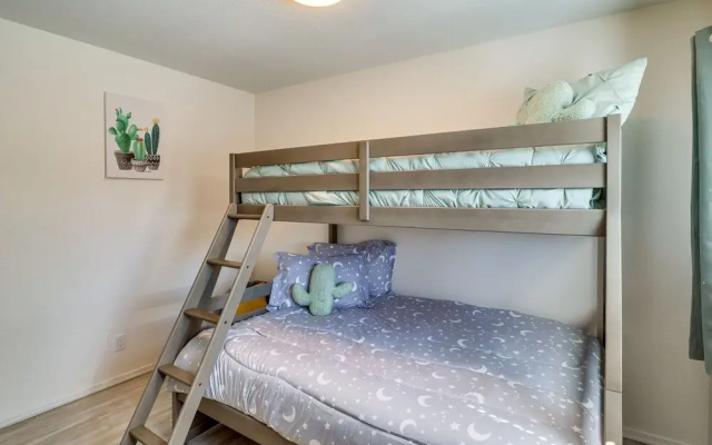Sunny Bullhead City Retreat w/ Pool!