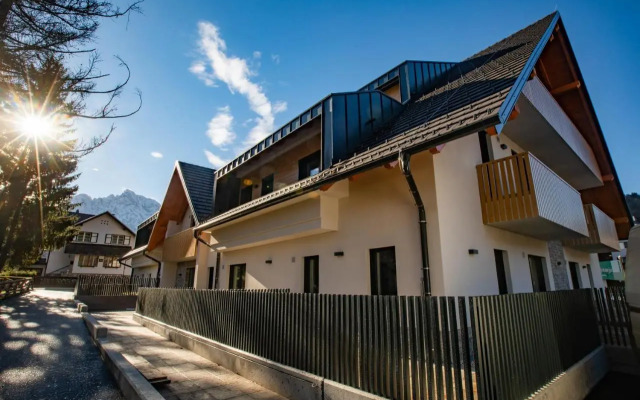Vila Mojca Apartma Eva-Neža, Kranjska Gora (center)