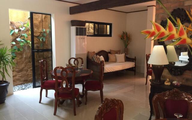 Casa Roces Bed and Breakfast