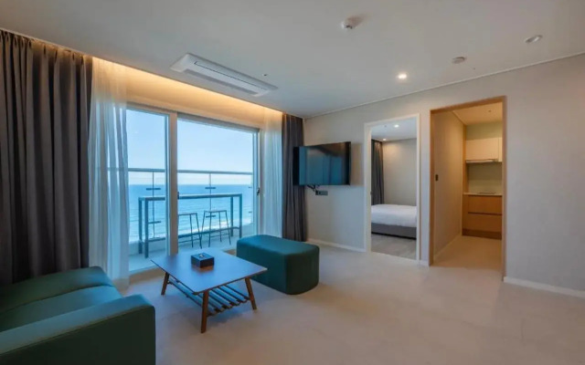 Yangyang White House Pension