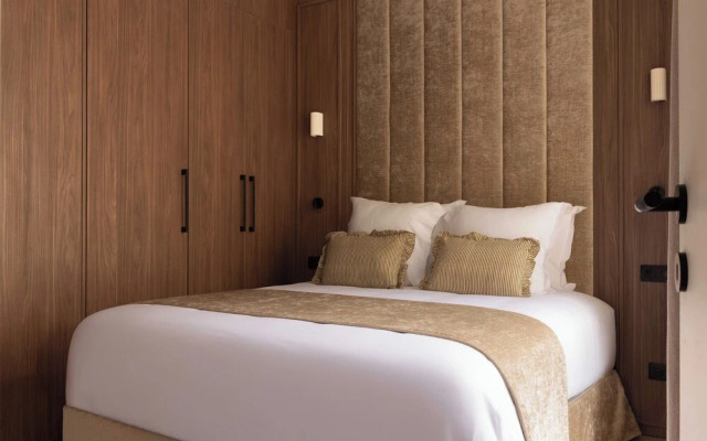 Elegant Apartment - AC- 2br-6p- Madeleine