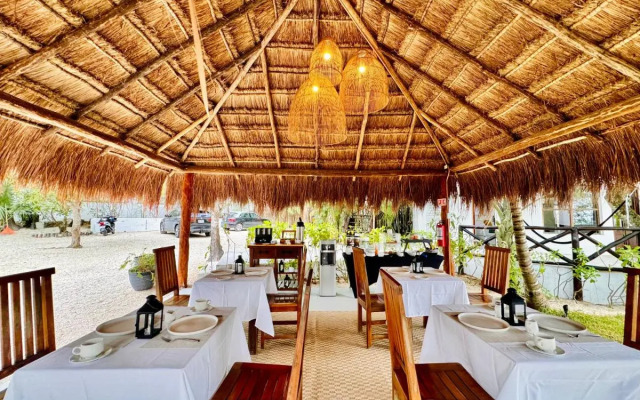 Azulea Bacalar Hotel & Spa - Lagoon Front