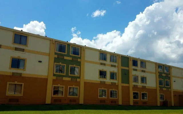 SureStay by Best Western Groves