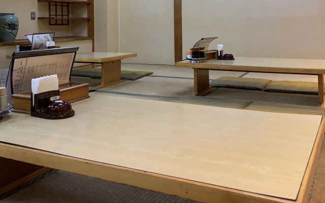 Funabashi Grand Sauna and Capsule Hotel - Caters to Men