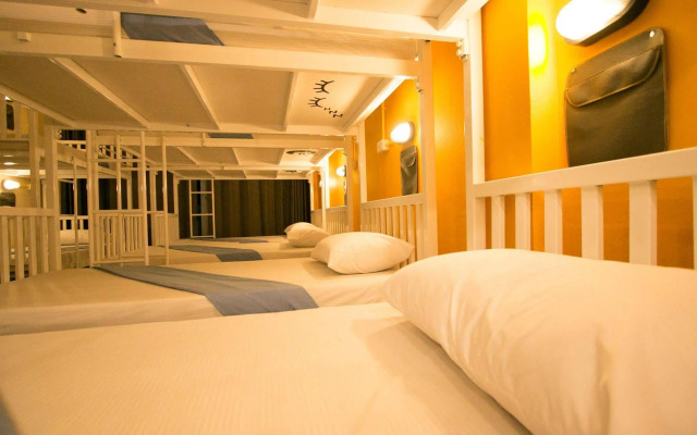 Backpack House Hostel