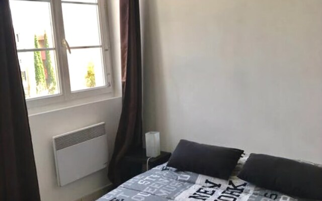 Beau T3 - Climatisé - Grande Terrasse - Marseille