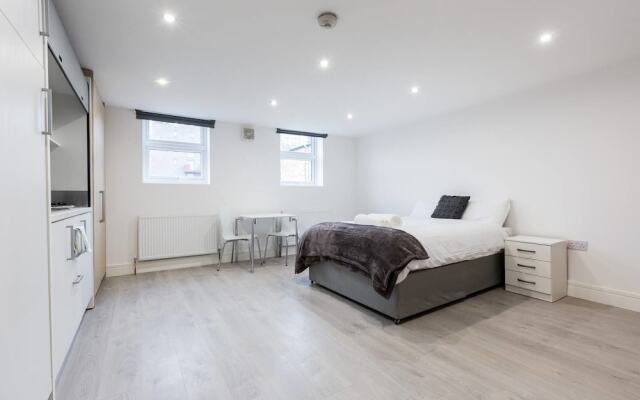 Spacious Studio Flat - Camberwell! 2a