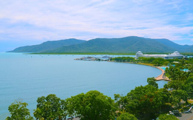 Cairns Aquarius