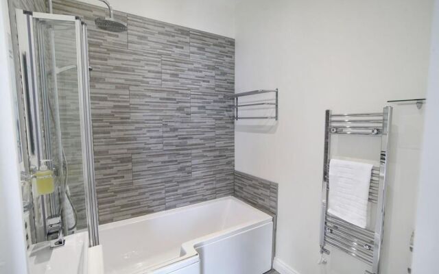 The Estuary Bar and Rooms