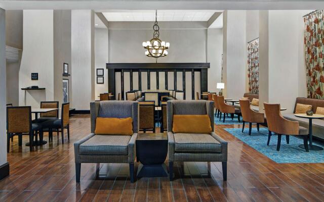 Hampton Inn & Suites Augusta West