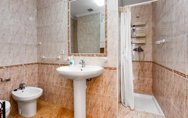 Apartment Ramon Gallud 204