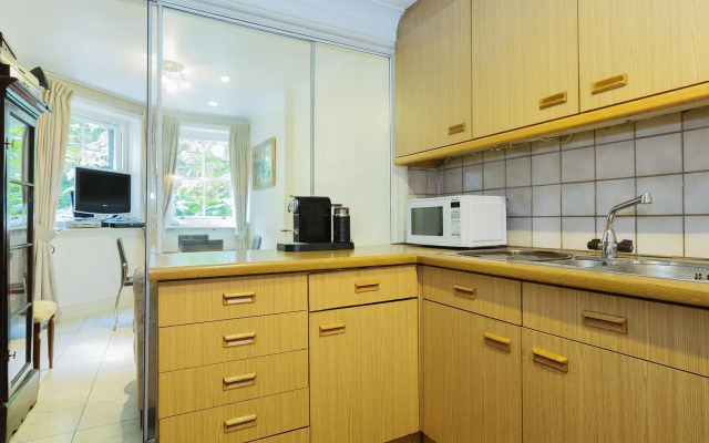 Veeve  2 Bed Flat Iverna Gardens Kensington