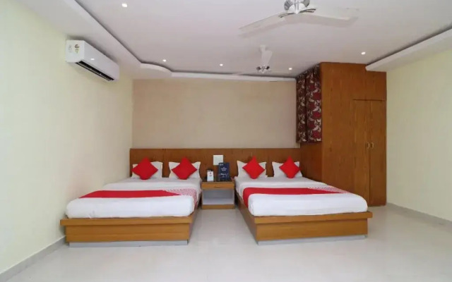 OYO 16395 Hotel G K Palace