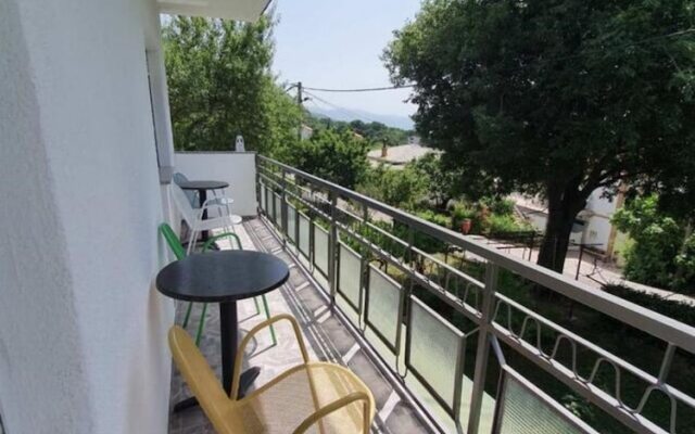Rose - Central With Large Terrace and BBQ - A1