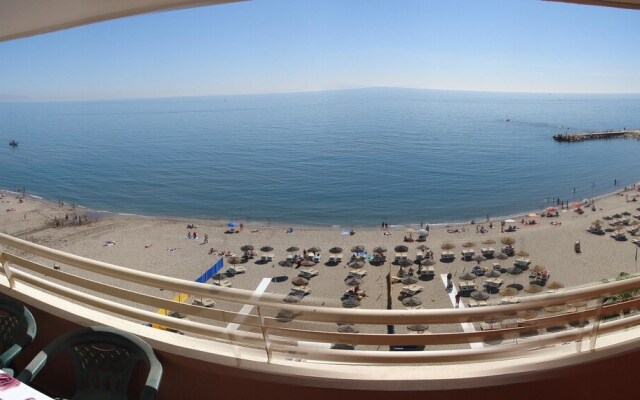 Apartment With one Bedroom in Fuengirola, With Wonderful sea View, Pool Access, Balcony - 10 m From the Beach