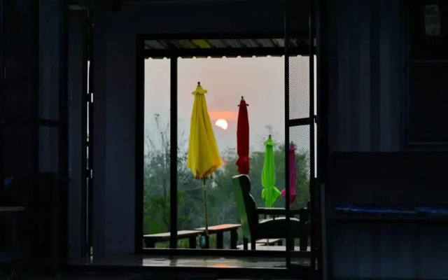 Smile Box Coffee & Resort