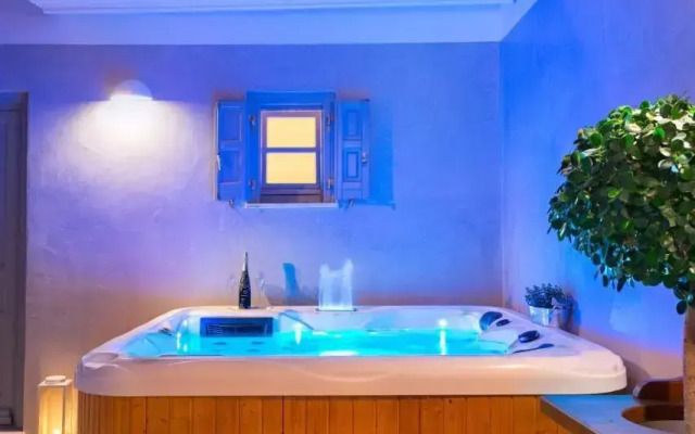 Lindos Shore Summer House with Jacuzzi And Sea View !!!