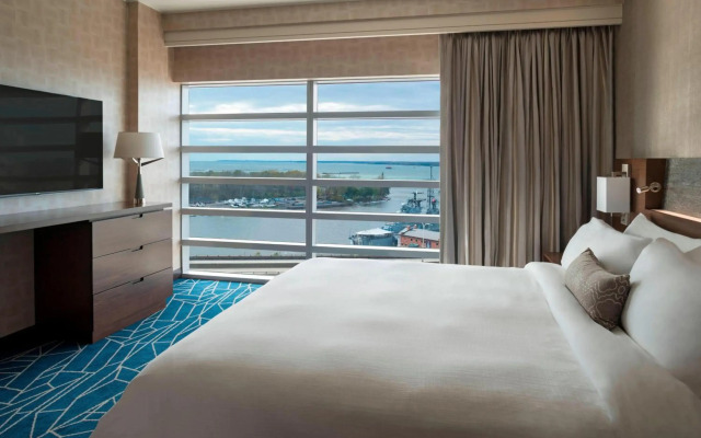 Buffalo Marriott at LECOM HARBORCENTER