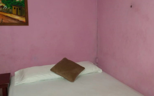 Hotel Bar y Restaurante Charlys El Viejo