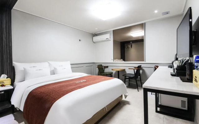 500th Hotel