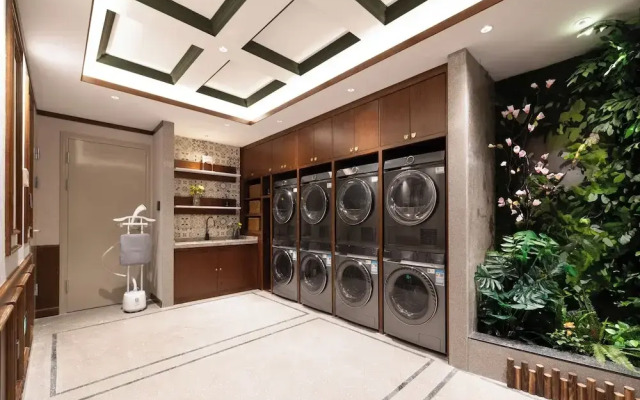 Nostalgia S Hotel(Shanghai Railway Station & Suzhou Creek)