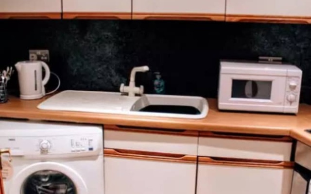1 Bedroom Apartment Near The Old Town