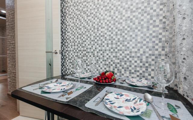 Yousinn (Юсинн) на улице Бориса Богаткова 213