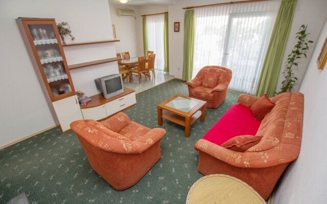 Apartments Vrlika