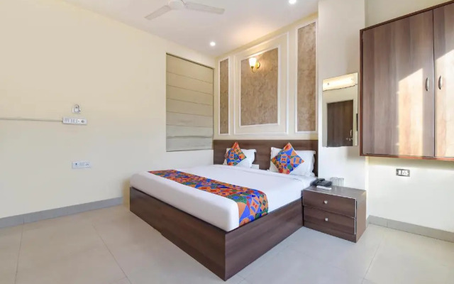 OYO 9571 Hotel Aditya Residency