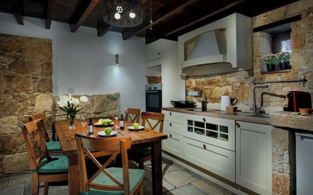 Oinoessa Traditional Boutique Houses